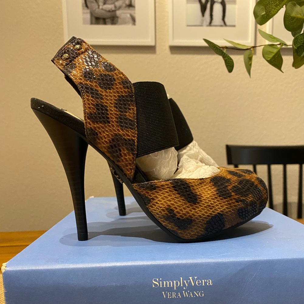 SimpleVera Peep toe Strappy Stilettos Animal Print